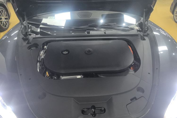 Used Denza Z9 2024 1100 km All-Wheel-Drive Ultra Version Engine Bay