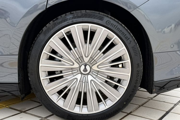 Used Denza Z9 2024 1100 km All-Wheel-Drive Ultra Version Exterior 14