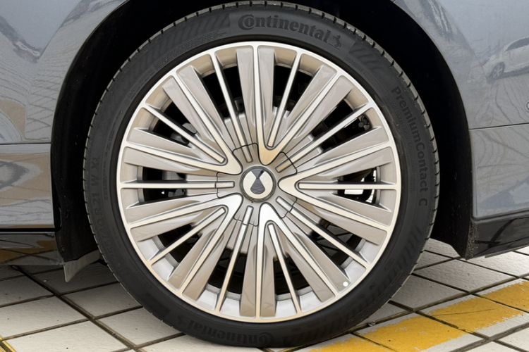 Used Denza Z9 2024 1100 km All-Wheel-Drive Ultra Version Exterior 2