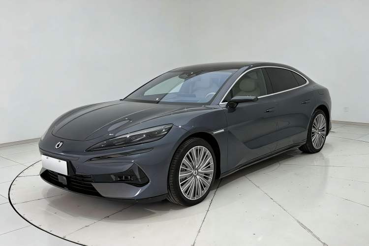 Used Denza Z9 2024 1100 km All-Wheel-Drive Ultra Version Exterior 3