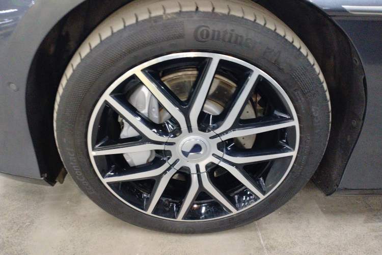 Used Denza Z9 2024 1100 km Four-Wheel Drive Max Version Exterior 4