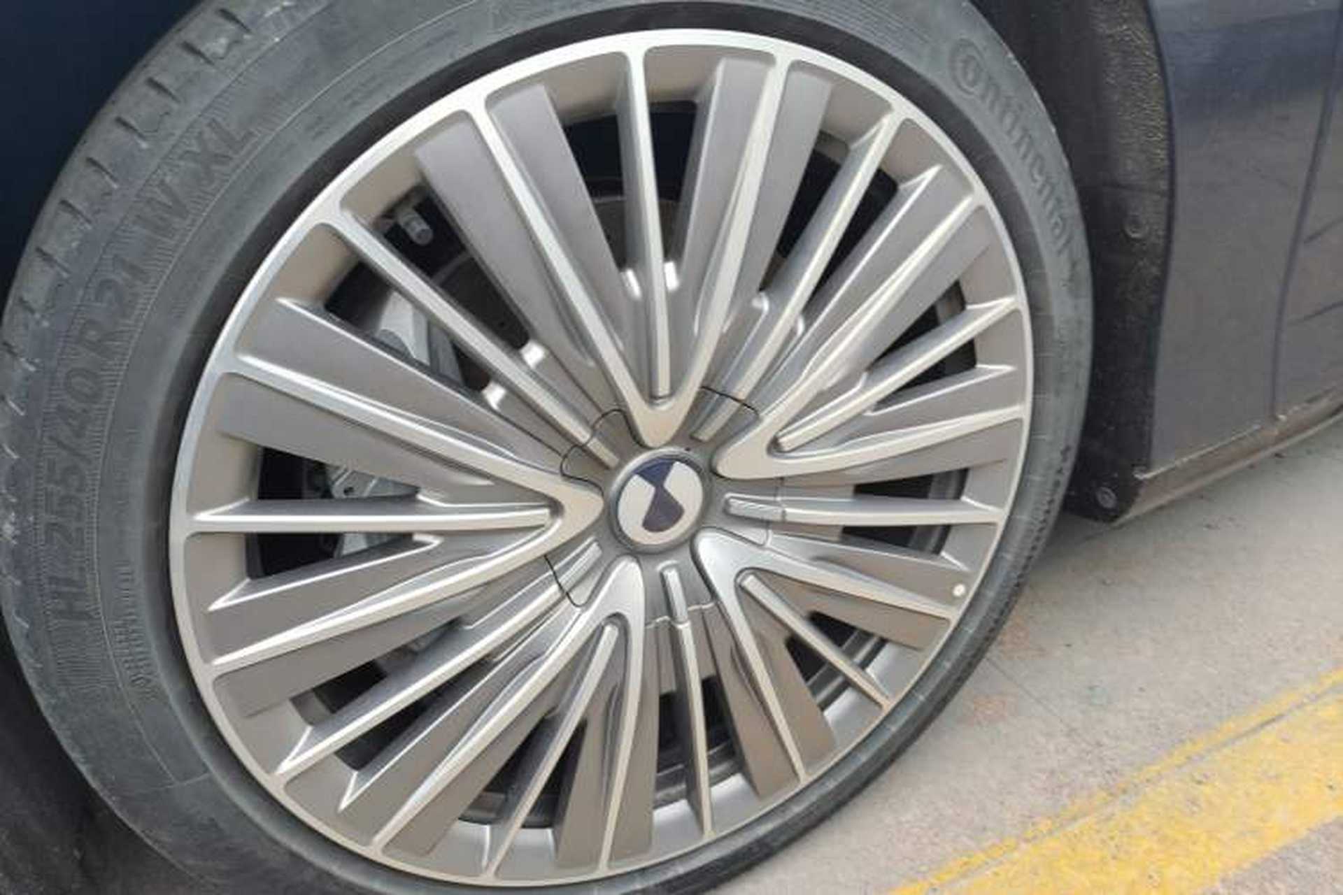 Used Denza Z9 2024 1100 km All-Wheel-Drive Ultra Version Exterior 4