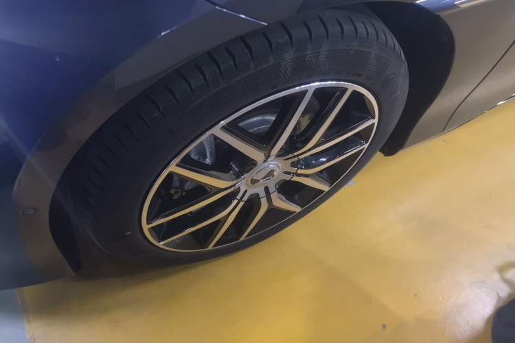 Used Denza Z9 2024 1100 km Four-Wheel Drive Max Version Exterior 4