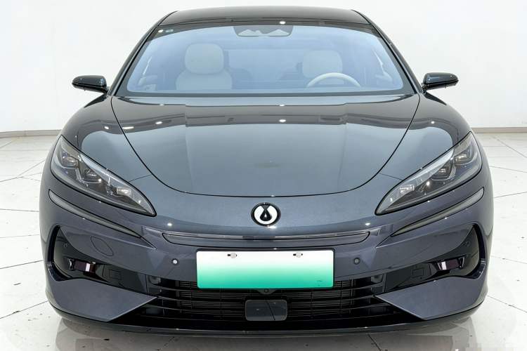 Used Denza Z9 2024 1100 km All-Wheel-Drive Ultra Version Exterior 5