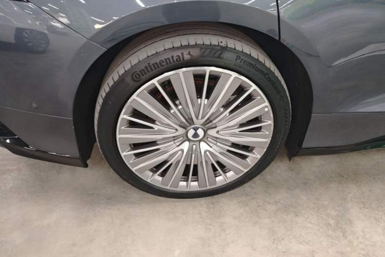 Used Denza Z9 2024 1100 km All-Wheel-Drive Ultra Version Exterior 5