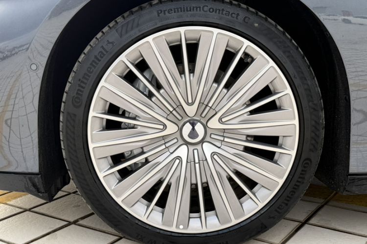 Used Denza Z9 2024 1100 km All-Wheel-Drive Ultra Version Exterior 7