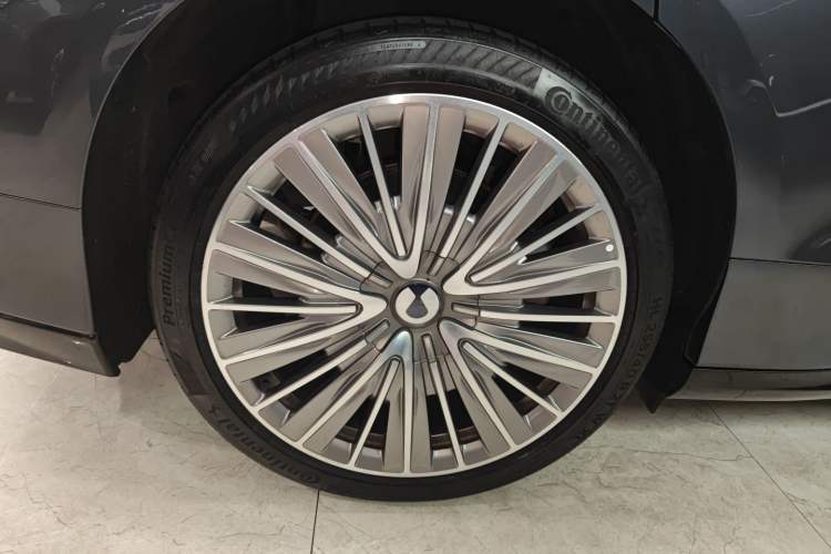 Used Denza Z9 2024 1100 km All-Wheel-Drive Ultra Version Exterior 8