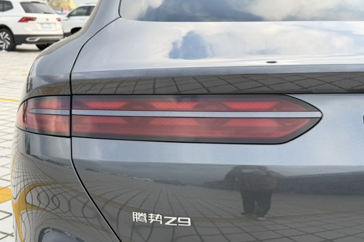 Used Denza Z9 2024 1100 km All-Wheel-Drive Ultra Version Exterior 9