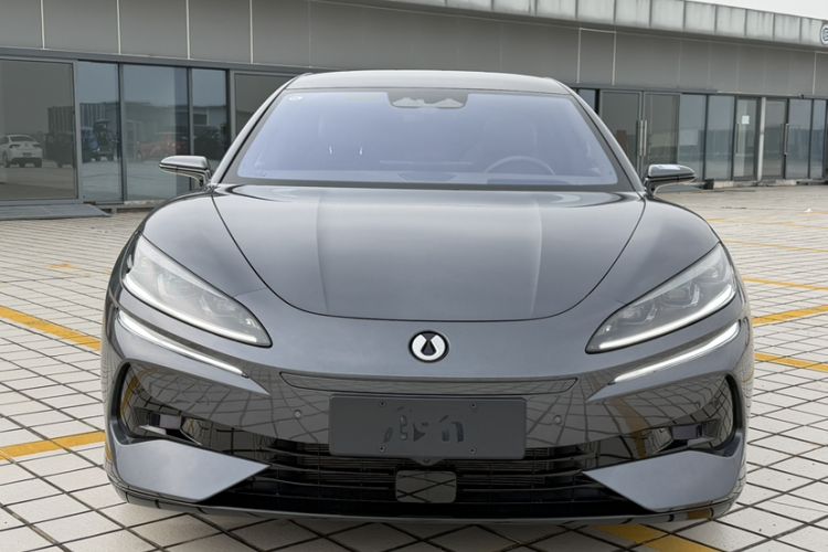 Used Denza Z9 2024 1100 km All-Wheel-Drive Ultra Version Exterior 9