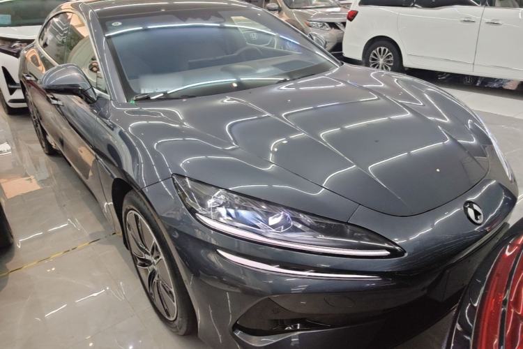 Used Denza Z9 2024 1100 km Four-Wheel Drive Max Version Front Right 45 Deg