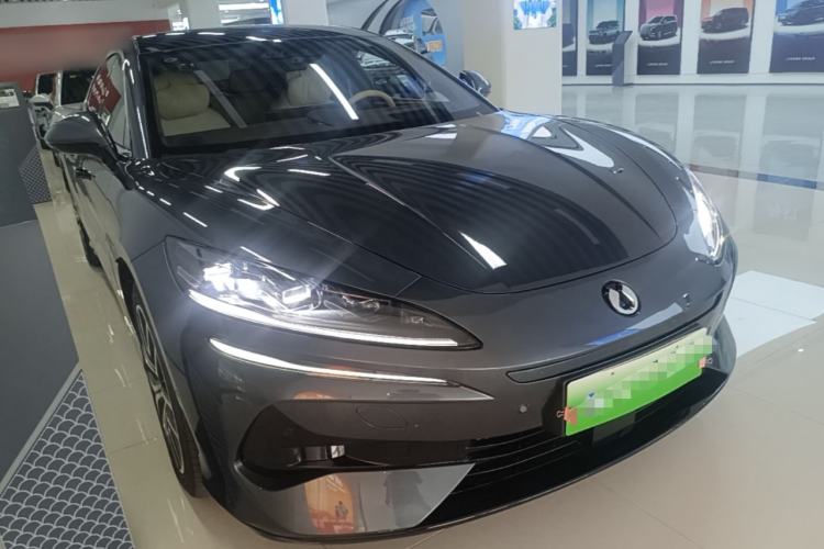 Used Denza Z9 2024 1100 km Four-Wheel Drive Max Version Front Right 45 Deg