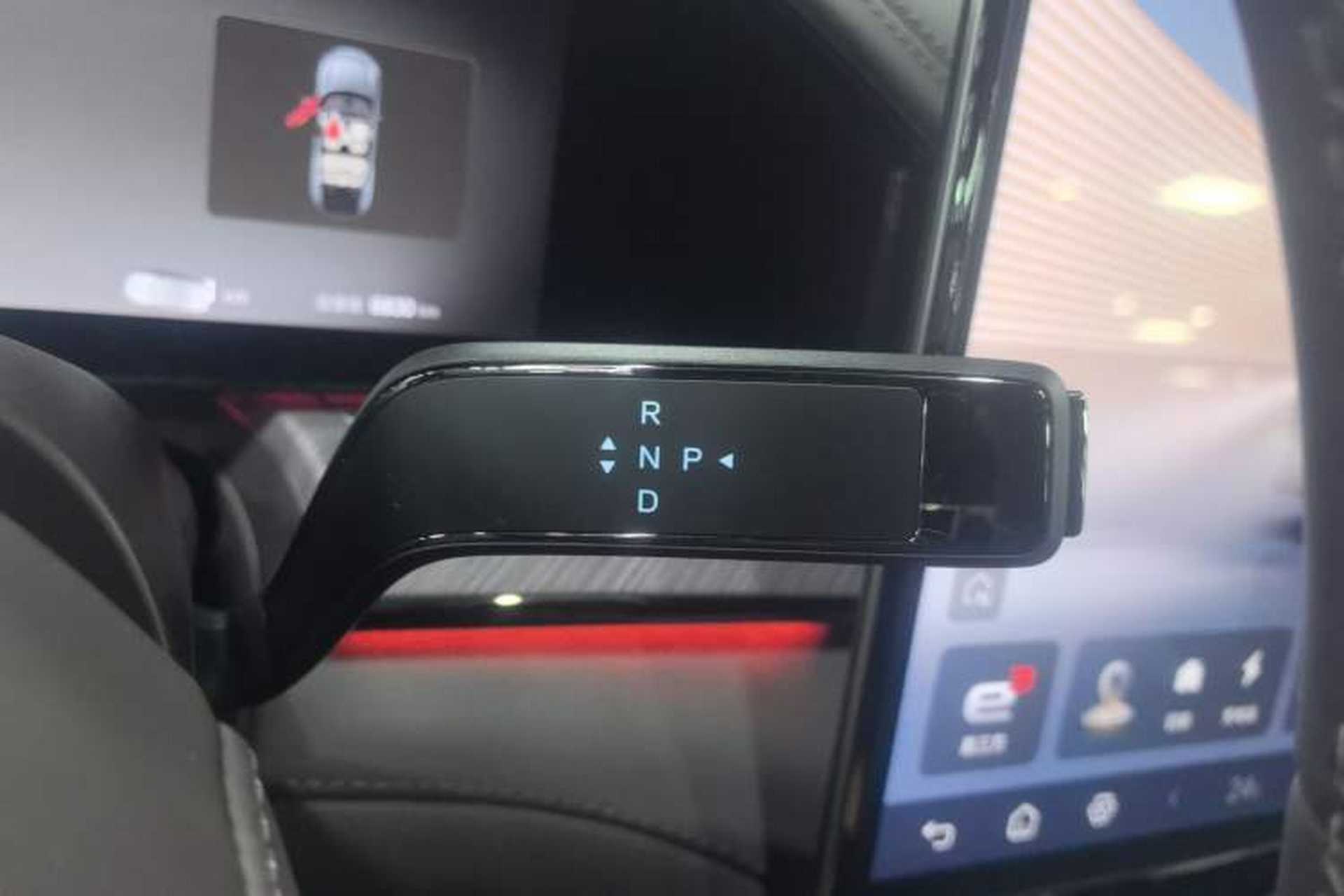 Used Denza Z9 2024 1100 km All-Wheel-Drive Ultra Version Gear Lever