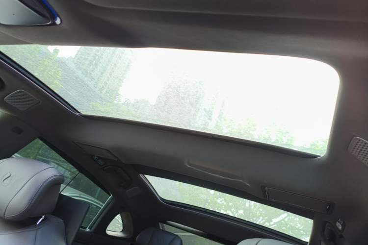 Used Denza Z9 2024 1100 km All-Wheel-Drive Ultra Version Headliner