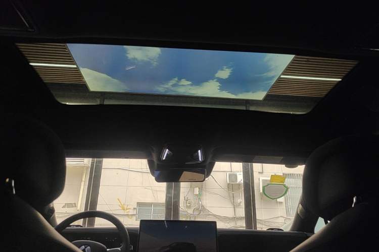 Used Denza Z9 2024 1100 km Four-Wheel Drive Max Version Headliner