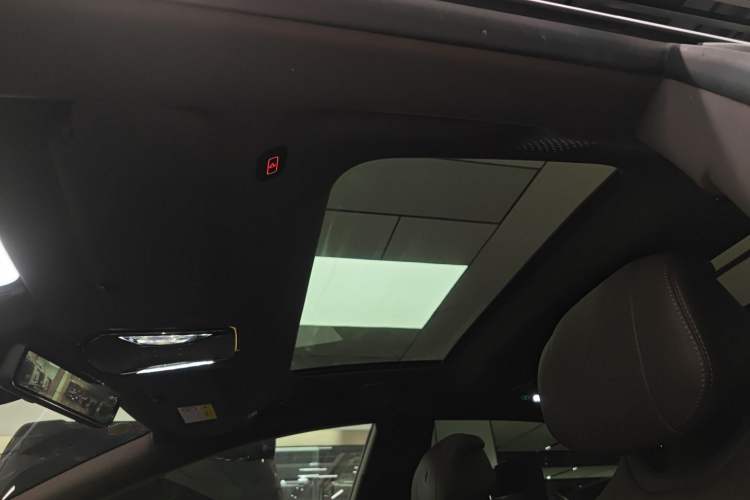 Used Denza Z9 2024 1100 km All-Wheel-Drive Ultra Version Headliner