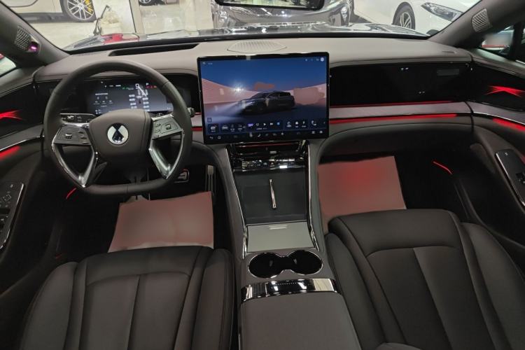 Used Denza Z9 2024 1100 km All-Wheel-Drive Ultra Version Interior 2
