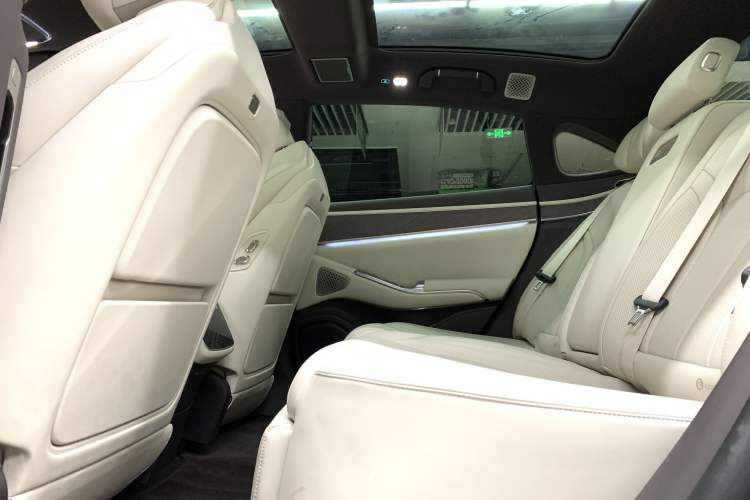 Used Denza Z9 2024 1100 km Four-Wheel Drive Max Version Interior 5