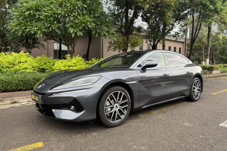 Used Denza Z9 2024 1100 km Four-Wheel Drive Max Version Guazi used car, China used car export, Used car for sale, Used  cars, Cheapest cars for sale