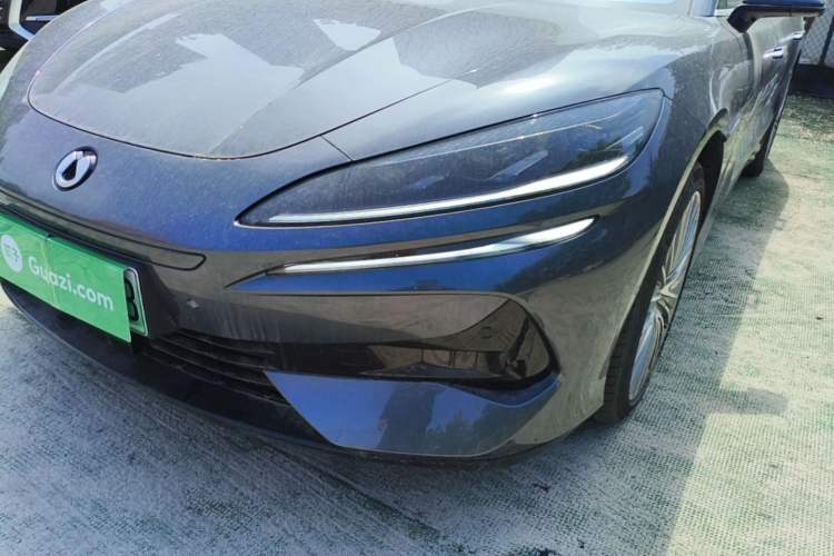 Used Denza Z9 2024 1100 km All-Wheel-Drive Ultra Version Left Front Headlight