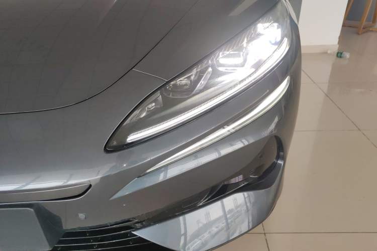 Used Denza Z9 2024 1100 km Four-Wheel Drive Max Version Left Front Headlight