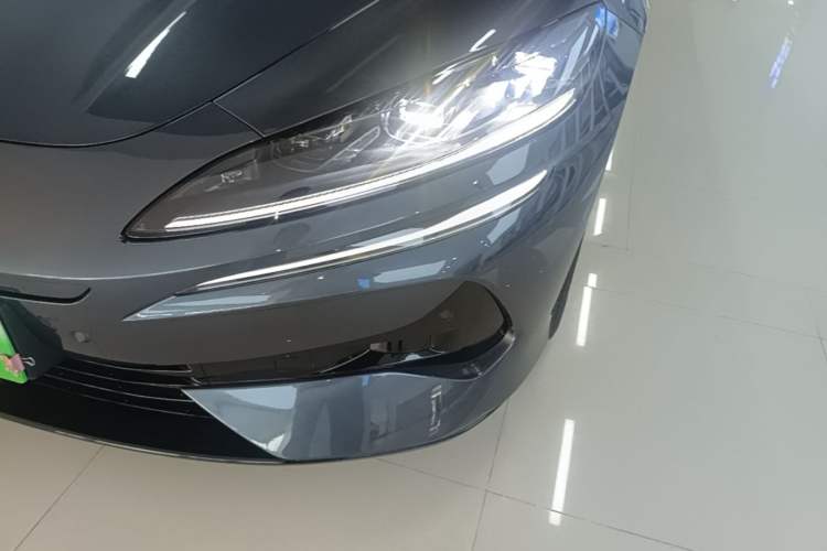 Used Denza Z9 2024 1100 km Four-Wheel Drive Max Version Left Front Headlight