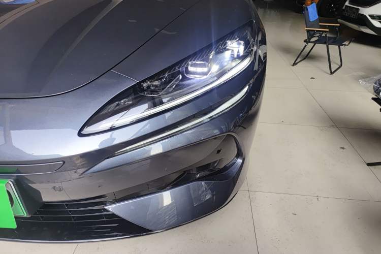 Used Denza Z9 2024 1100 km Four-Wheel Drive Max Version Left Front Headlight
