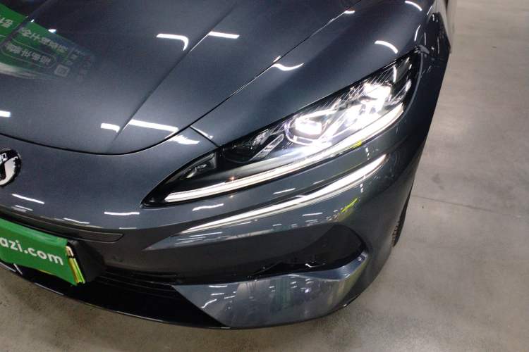 Used Denza Z9 2024 1100 km Four-Wheel Drive Max Version Left Front Headlight