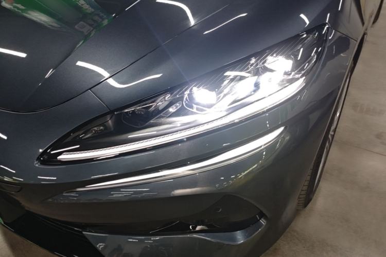 Used Denza Z9 2024 1100 km All-Wheel-Drive Ultra Version Left Front Headlight