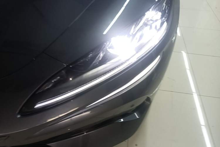Used Denza Z9 2024 1100 km Four-Wheel Drive Max Version Left Front Headlight
