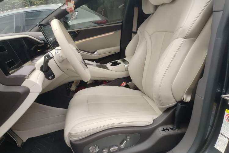 Used Denza Z9 2024 1100 km Four-Wheel Drive Max Version Left Front Seat