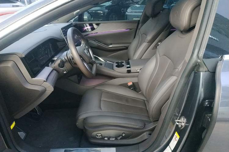 Used Denza Z9 2024 1100 km Four-Wheel Drive Max Version Left Front Seat