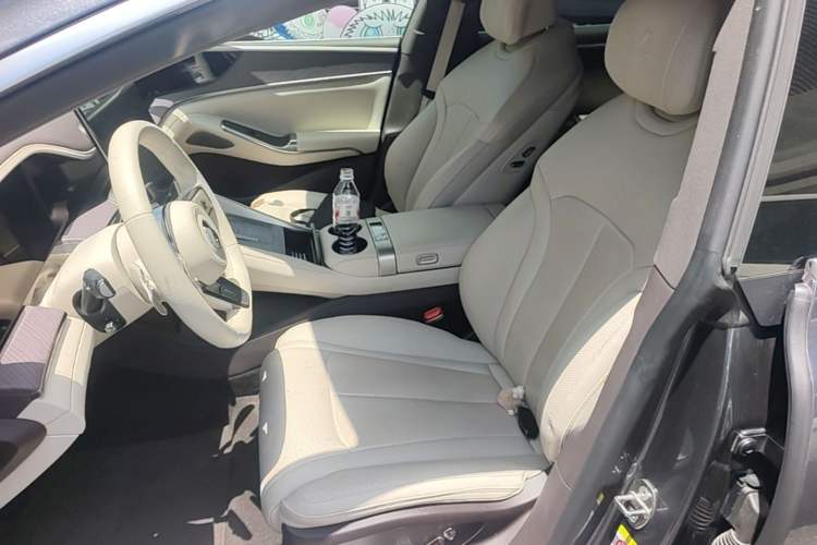 Used Denza Z9 2024 1100 km Four-Wheel Drive Max Version Left Front Seat