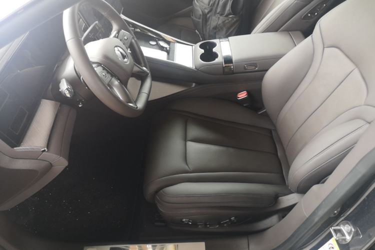 Used Denza Z9 2024 1100 km Four-Wheel Drive Max Version Left Front Seat