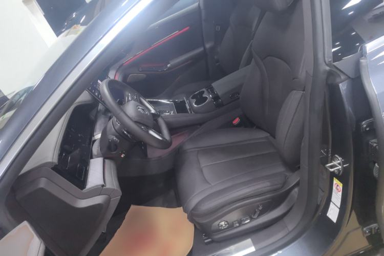 Used Denza Z9 2024 1100 km All-Wheel-Drive Ultra Version Left Front Seat