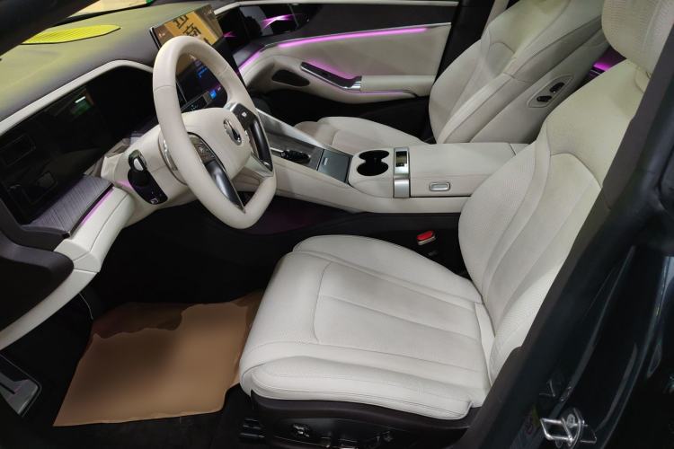 Used Denza Z9 2024 1100 km All-Wheel-Drive Ultra Version Left Front Seat