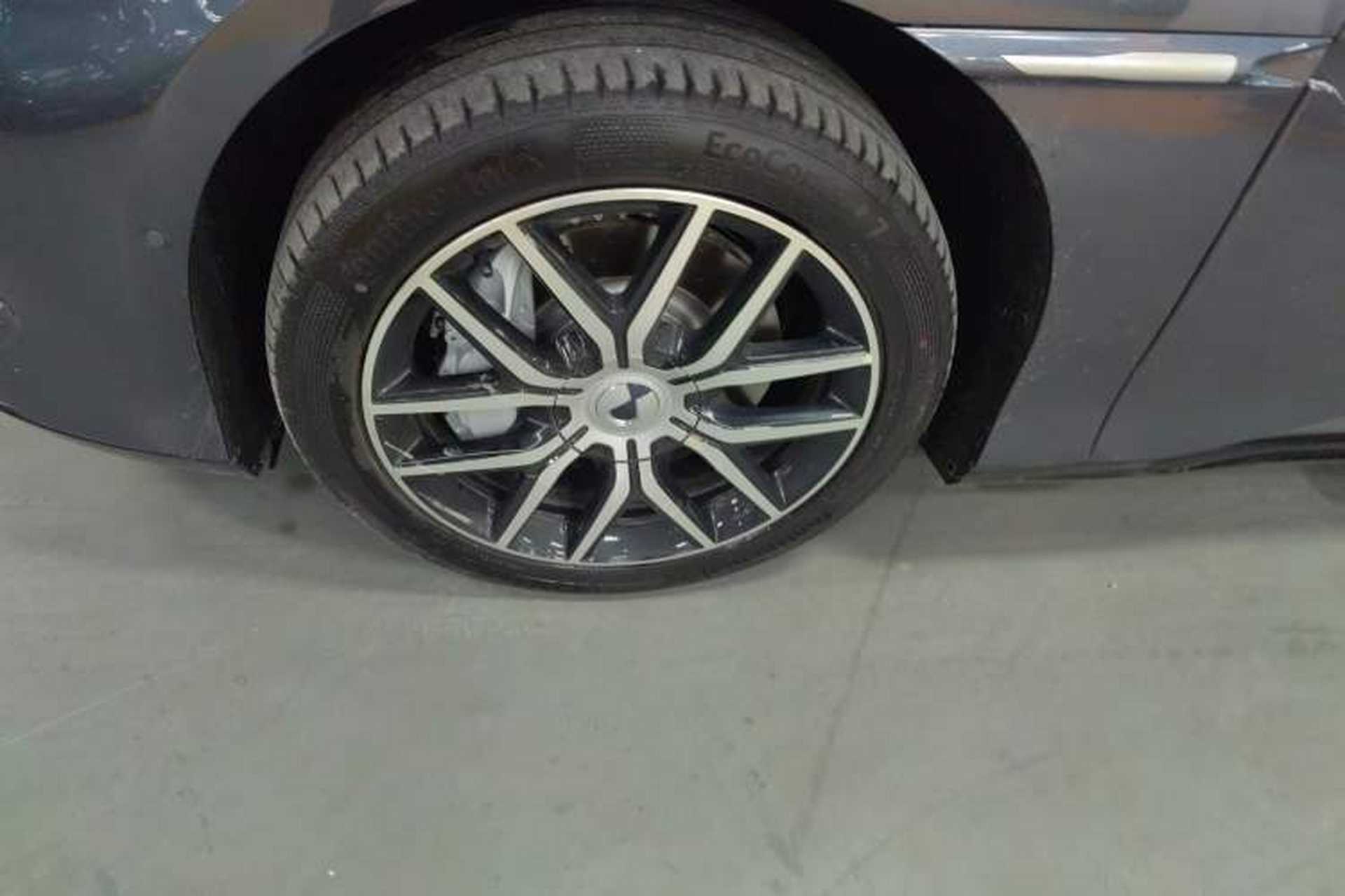 Used Denza Z9 2024 1100 km Four-Wheel Drive Max Version Left Front Wheel Hub