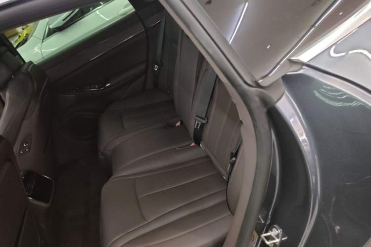 Used Denza Z9 2024 1100 km Four-Wheel Drive Max Version Left Rear Seat