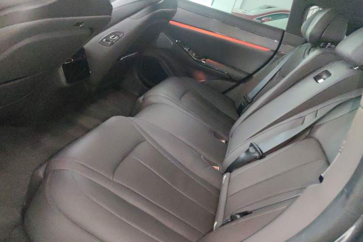 Used Denza Z9 2024 1100 km Four-Wheel Drive Max Version Left Rear Seat