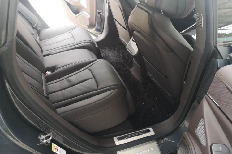 Used Denza Z9 2024 1100 km Four-Wheel Drive Max Version Left Rear Seat