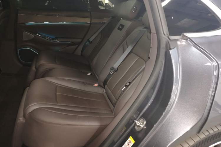 Used Denza Z9 2024 1100 km All-Wheel-Drive Ultra Version Left Rear Seat