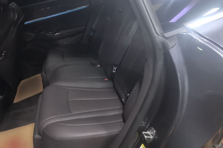 Used Denza Z9 2024 1100 km Four-Wheel Drive Max Version Left Rear Seat