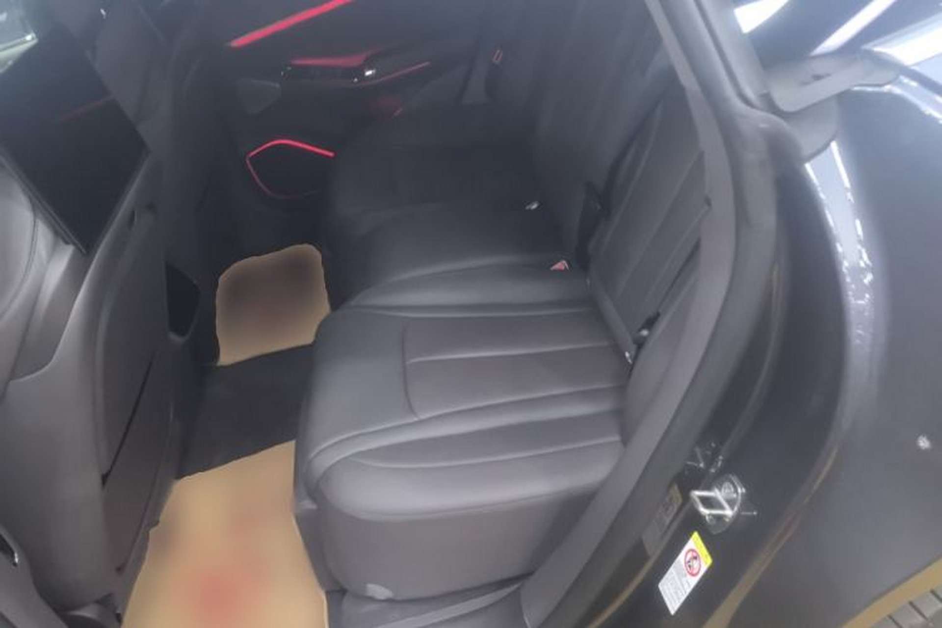 Used Denza Z9 2024 1100 km All-Wheel-Drive Ultra Version Left Rear Seat