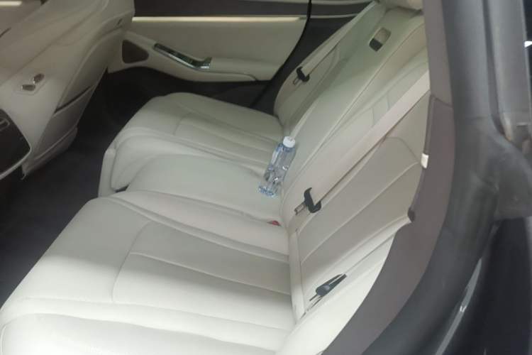 Used Denza Z9 2024 1100 km Four-Wheel Drive Max Version Left Rear Seat