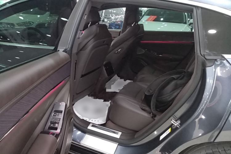 Used Denza Z9 2024 1100 km Four-Wheel Drive Max Version Left Rear Seat