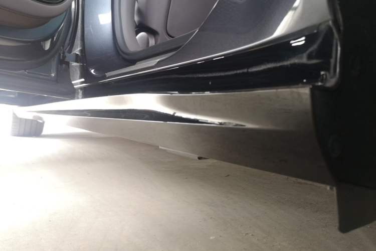 Used Denza Z9 2024 1100 km Four-Wheel Drive Max Version Left Side Sill