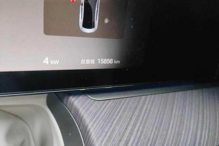 Used Denza Z9 2024 1100 km Four-Wheel Drive Max Version Odometer Close Up