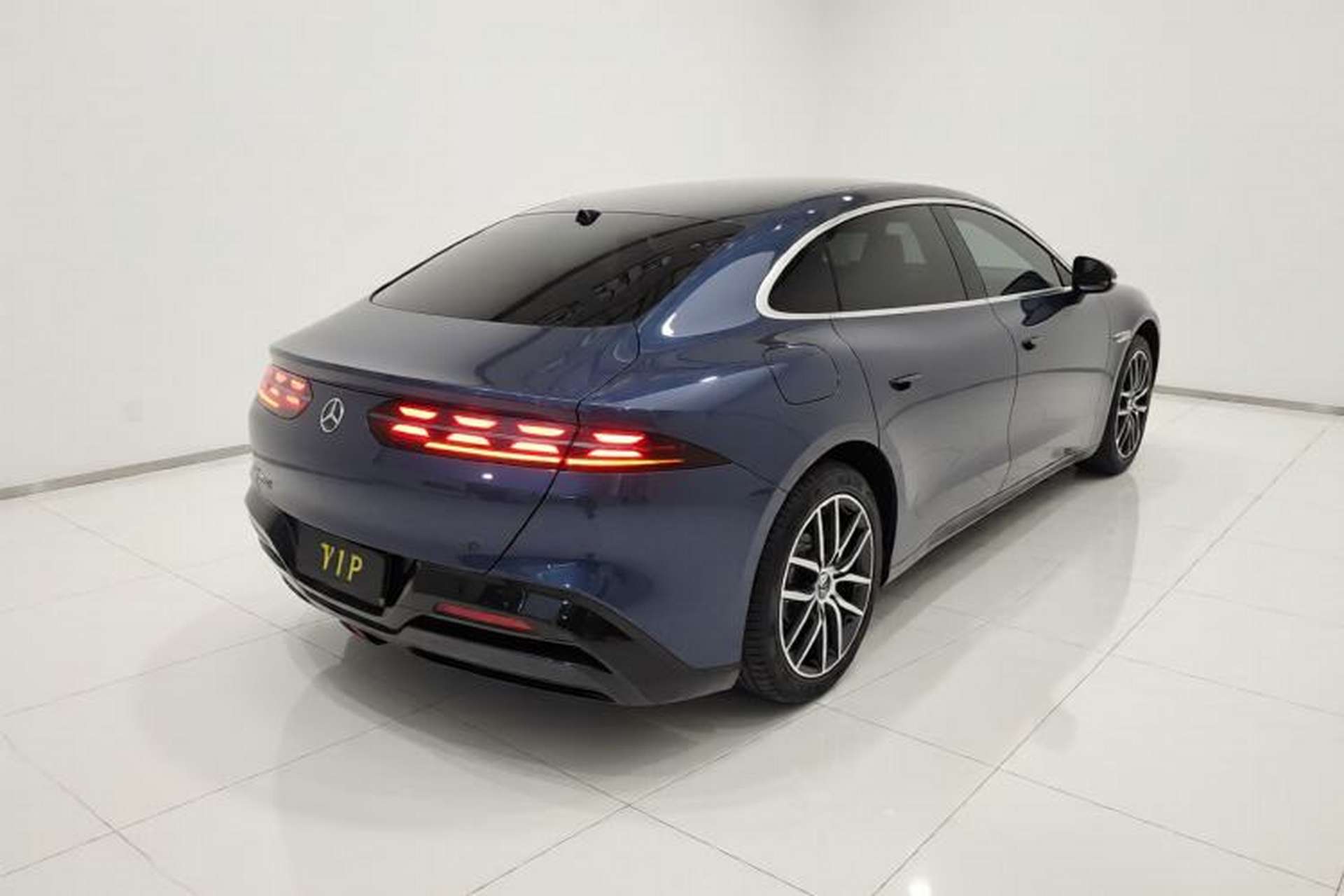 Used Denza Z9 2024 1100 km Four-Wheel Drive Max Version Rear Right 45 Deg