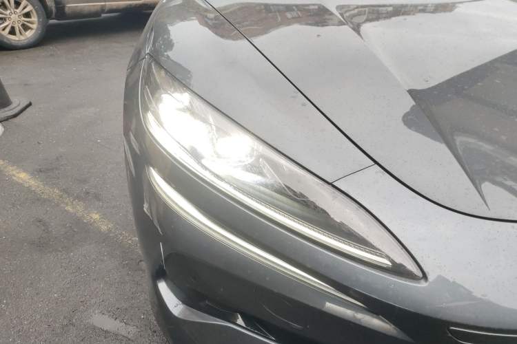 Used Denza Z9 2024 1100 km Four-Wheel Drive Max Version Right Front Headlight