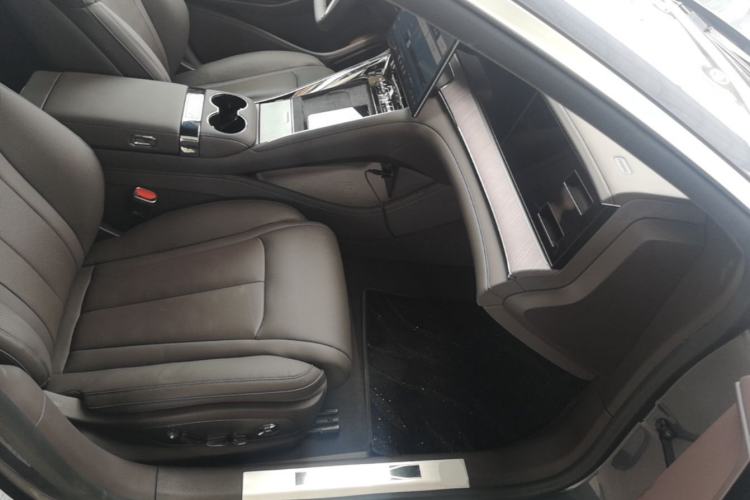Used Denza Z9 2024 1100 km Four-Wheel Drive Max Version Right Front Seat