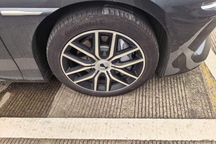 Used Denza Z9 2024 1100 km Four-Wheel Drive Max Version Right Front Wheel Hub